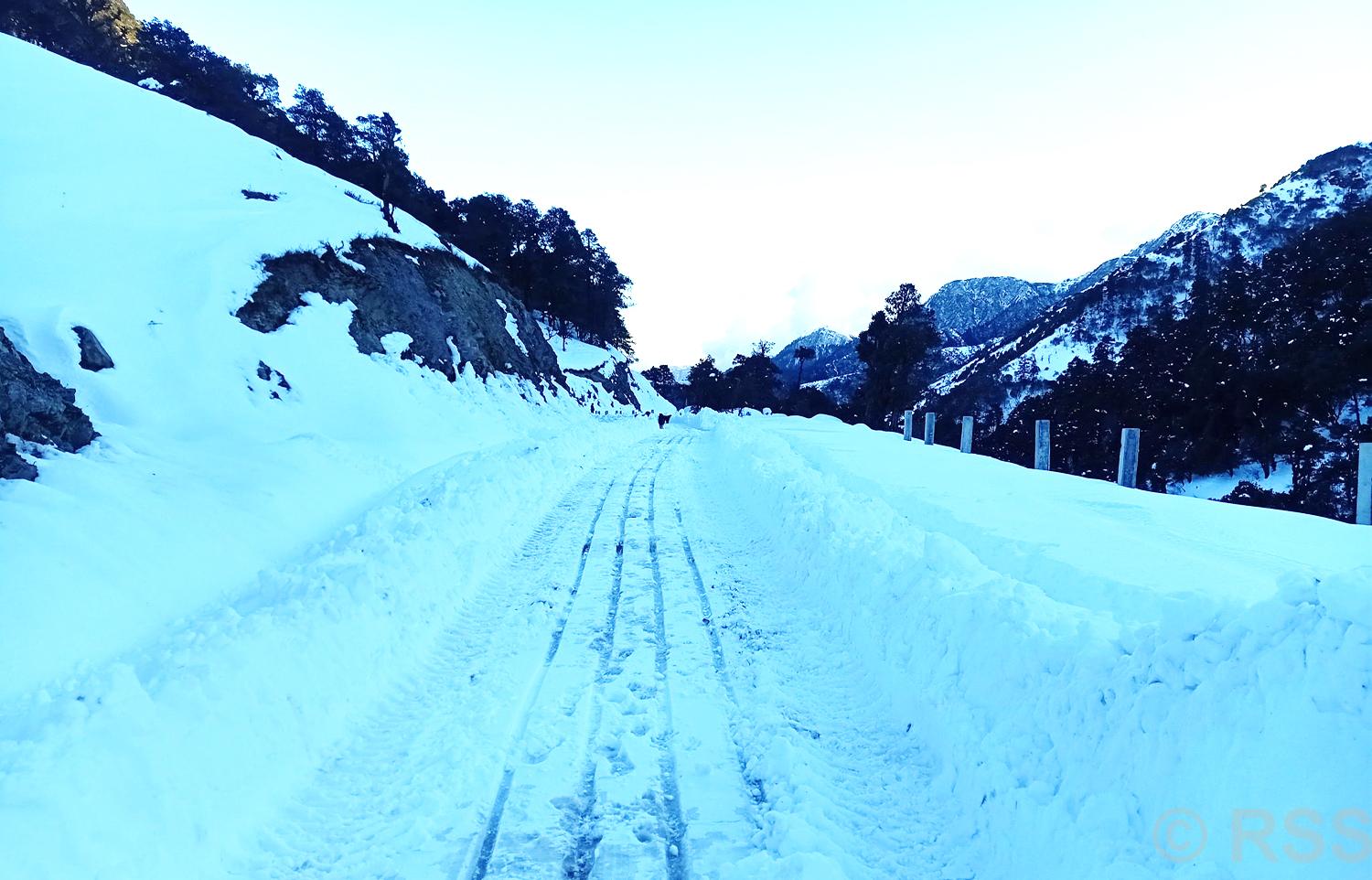 हिमपातपछि माथिल्लो मुस्ताङको जनजीवन प्रभावित