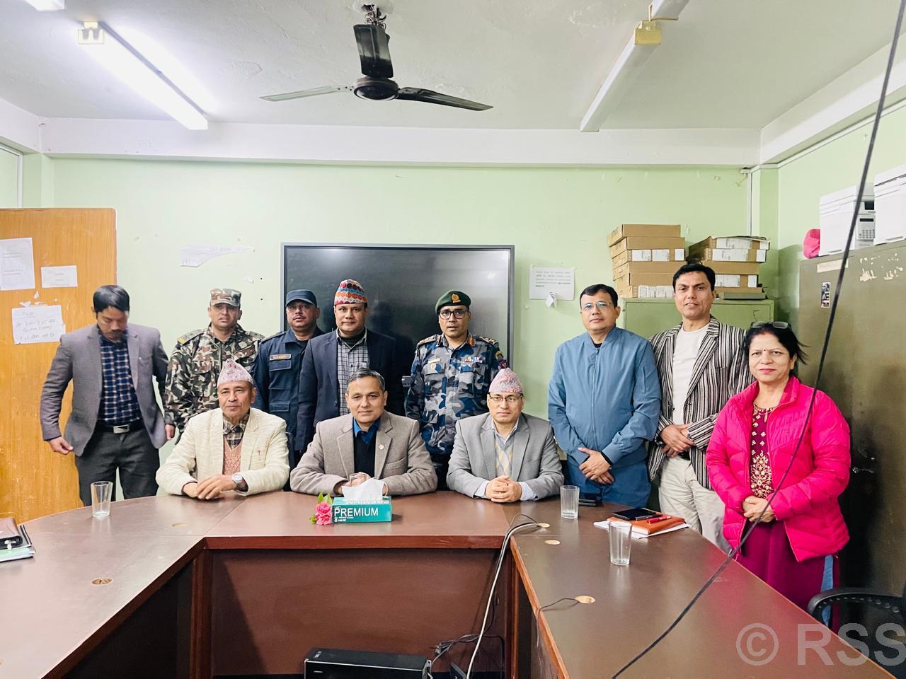 निर्वाचनमा स्थानीय जनप्रतिनिधिसँग समन्वय गर्न स्थानीय प्रशासनलाई गृहमन्त्री अर्यालको निर्देशन