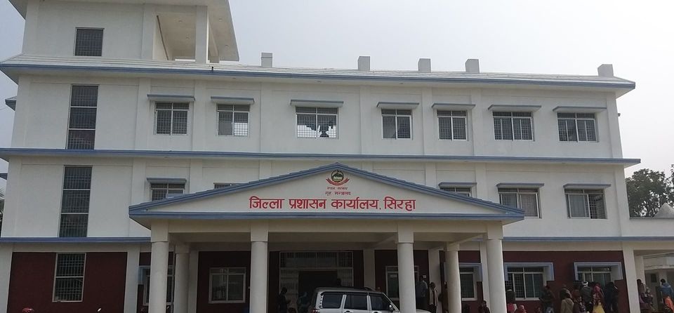 इजाजत बिना सञ्चालनमा रहेका स्वास्थ्य संस्थालाई ७ दिनभित्र कागजात पेश गर्न सिरहामा प्रशासनको निर्देशन