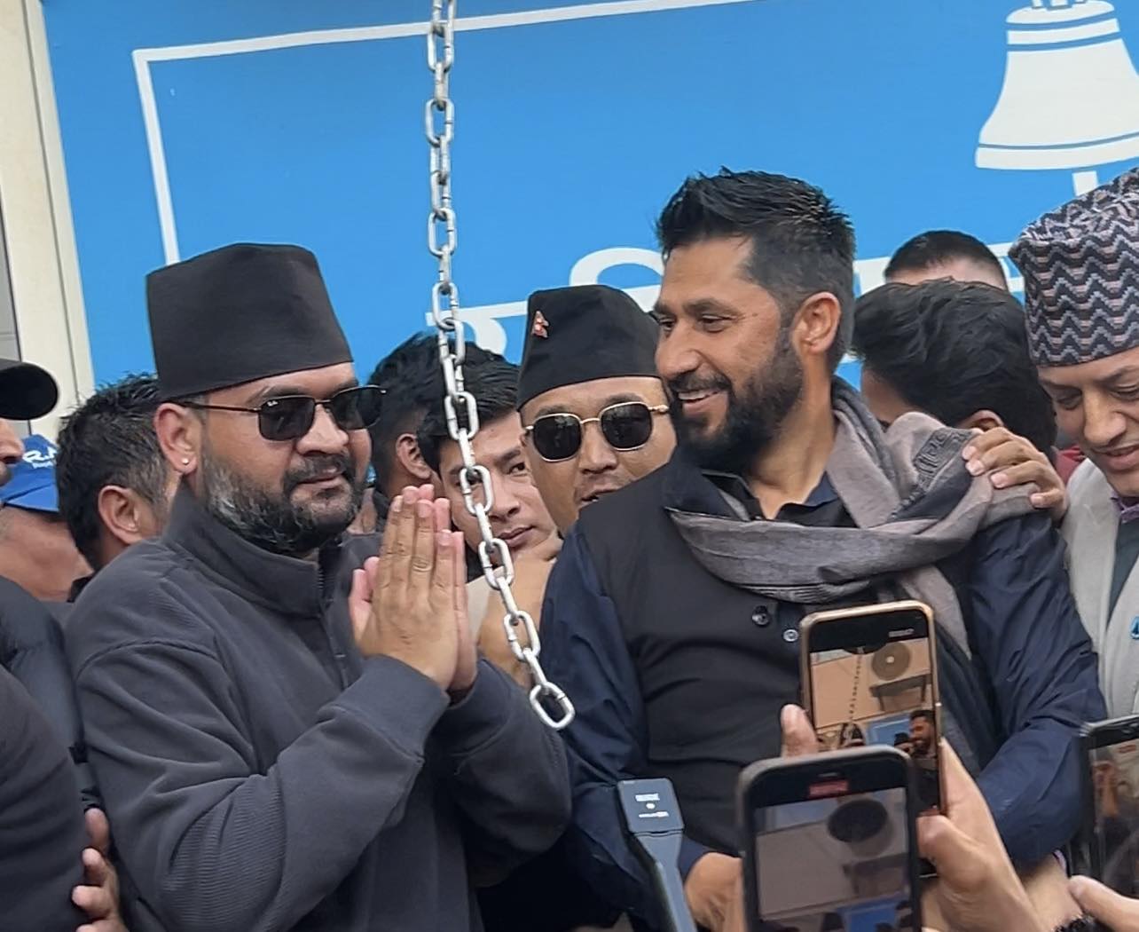 पार्टी कार्यालयबाट १० मिनेटमै निस्किए बाले