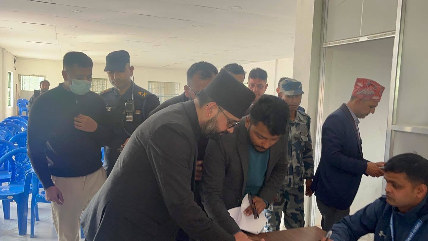 बालेनले गराए झापा-५ बाट उम्मेदवारी दर्ता