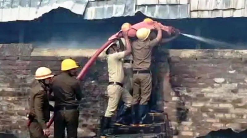 गोदाममा आगलागी, आठ जनाको मृत्यु, मृतकको संख्या बढ्न सक्ने