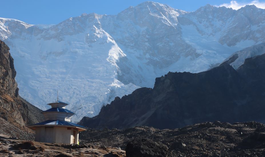 कञ्चनजंगा आधार शिविर सुनसान