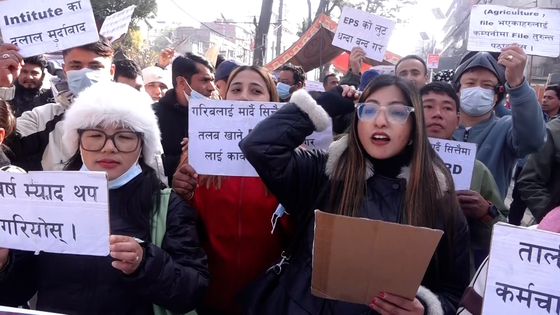 इपीएस पास भएरपनि कोरिया जान नपाएका युवा आन्दोलित (तस्बिर)