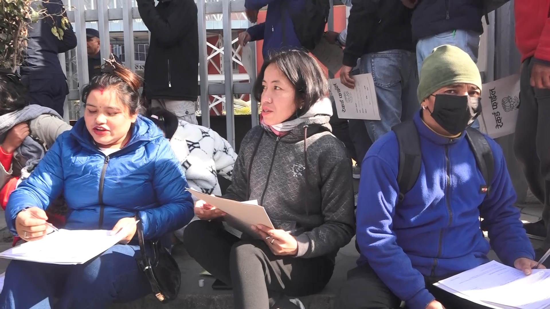 निर्वाचन प्रहरीमा भर्ना हुन युवा लालायित (तस्बिर)