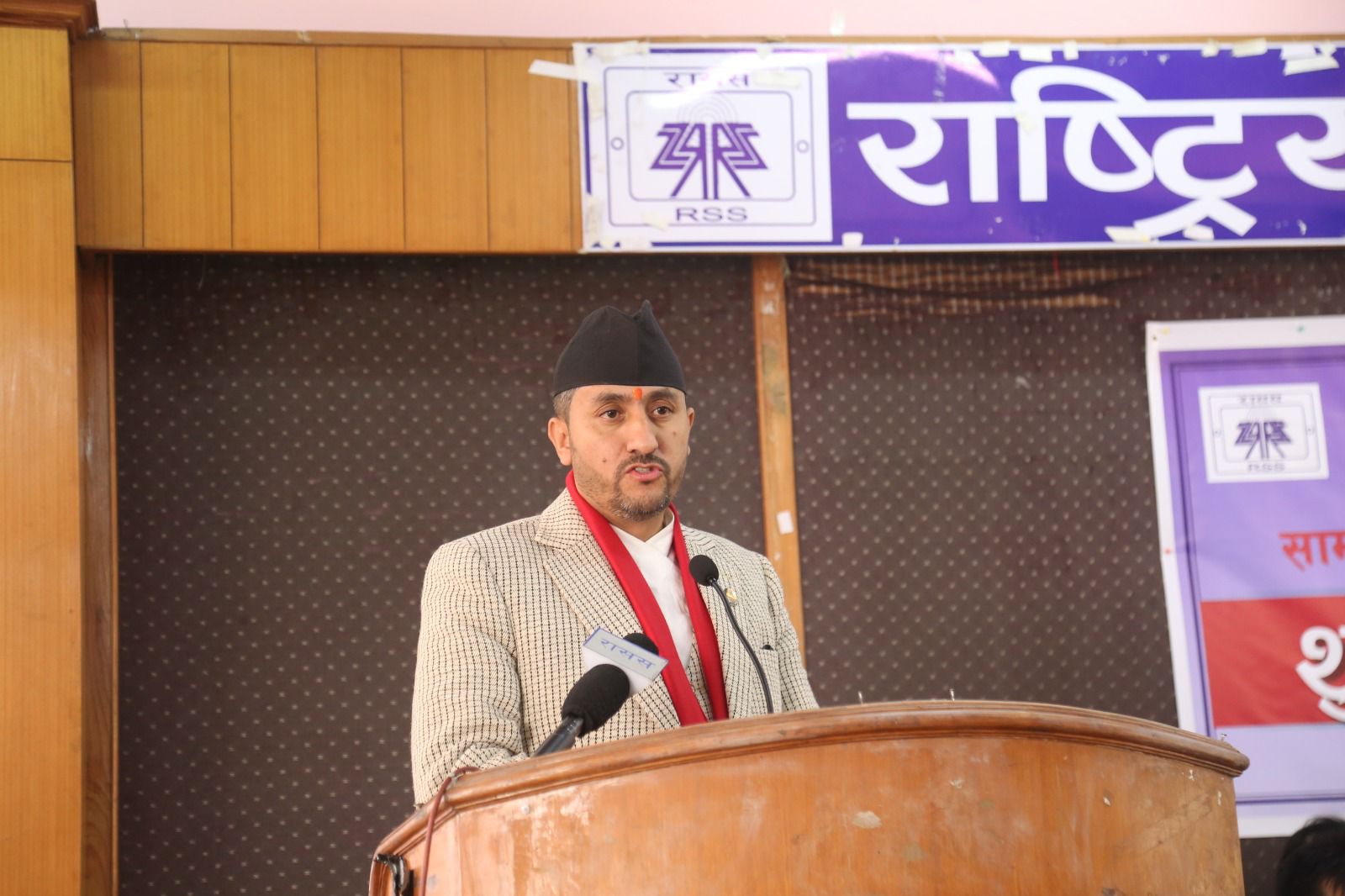 निर्वाचन सफल बनाउन सञ्चारमाध्यमको भूमिका महत्वपूर्ण छ : मन्त्री खरेल