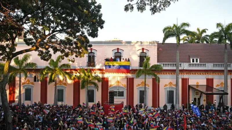 भेनेजुएलाको राष्ट्रपति भवनमा गोली चल्यो, दरबारमाथि अज्ञान ड्रोनहरू उड्दै