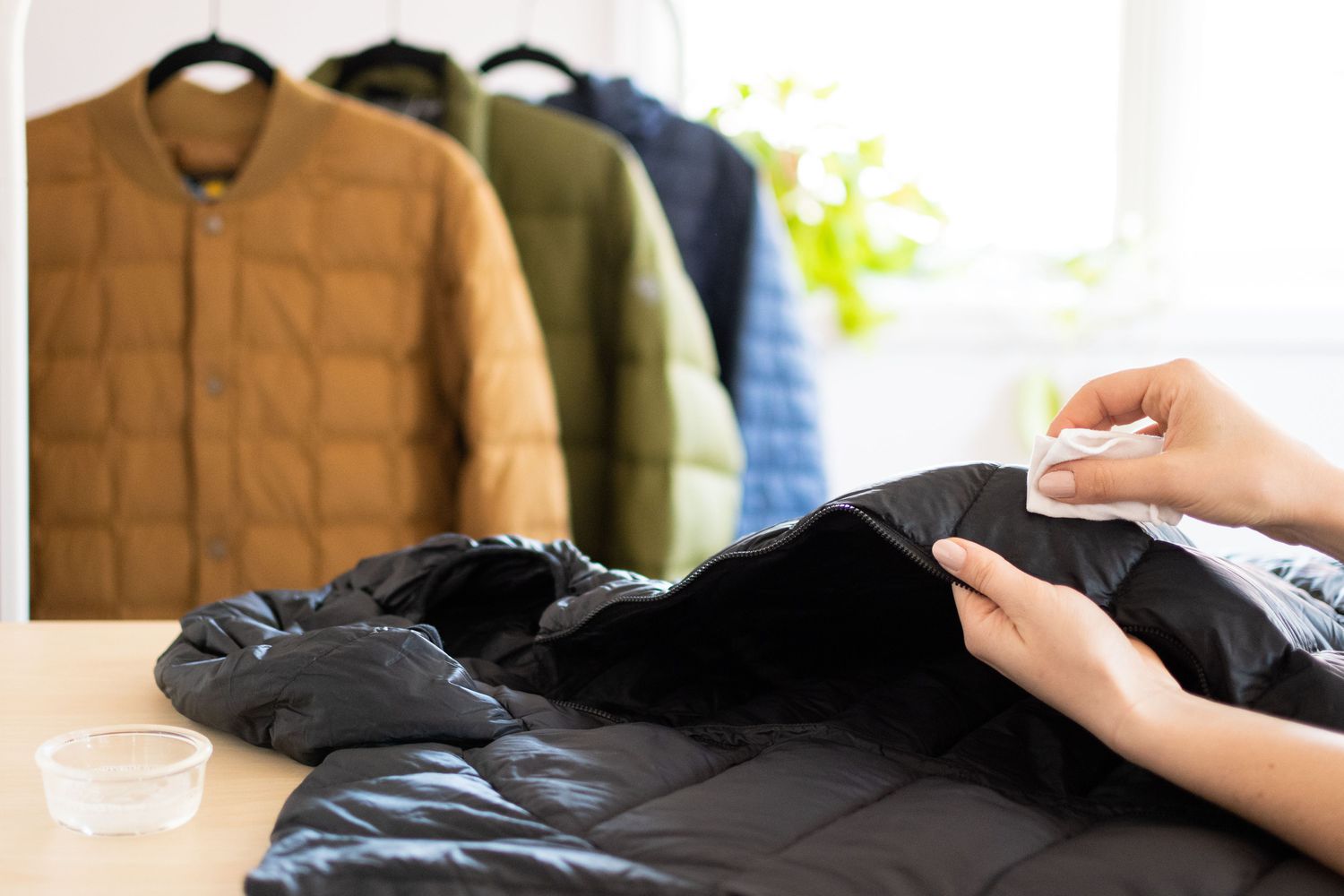 जाडोमा ज्याकेट कसरी धुने? यी सजिलो तरिकाहरू अपनाउनुहोस्!