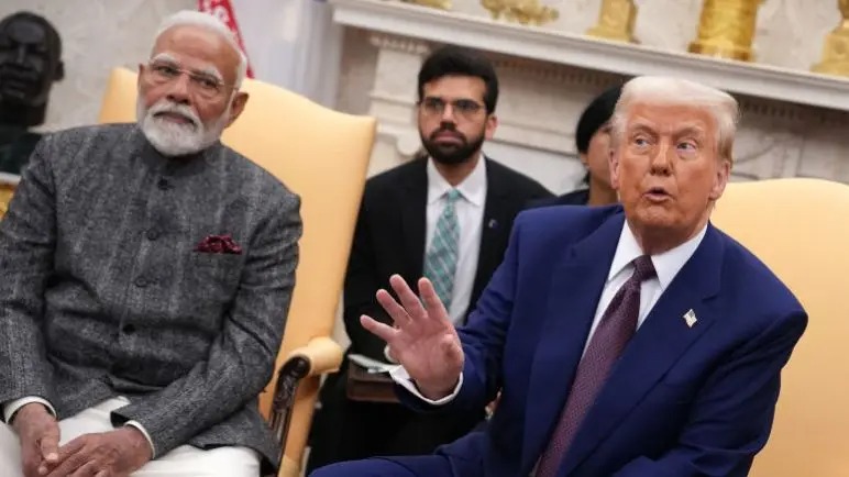 ट्रम्पले मोदीलाई पहिले मख्ख पारे, त्यसपछि ठूलो झट्का दिए