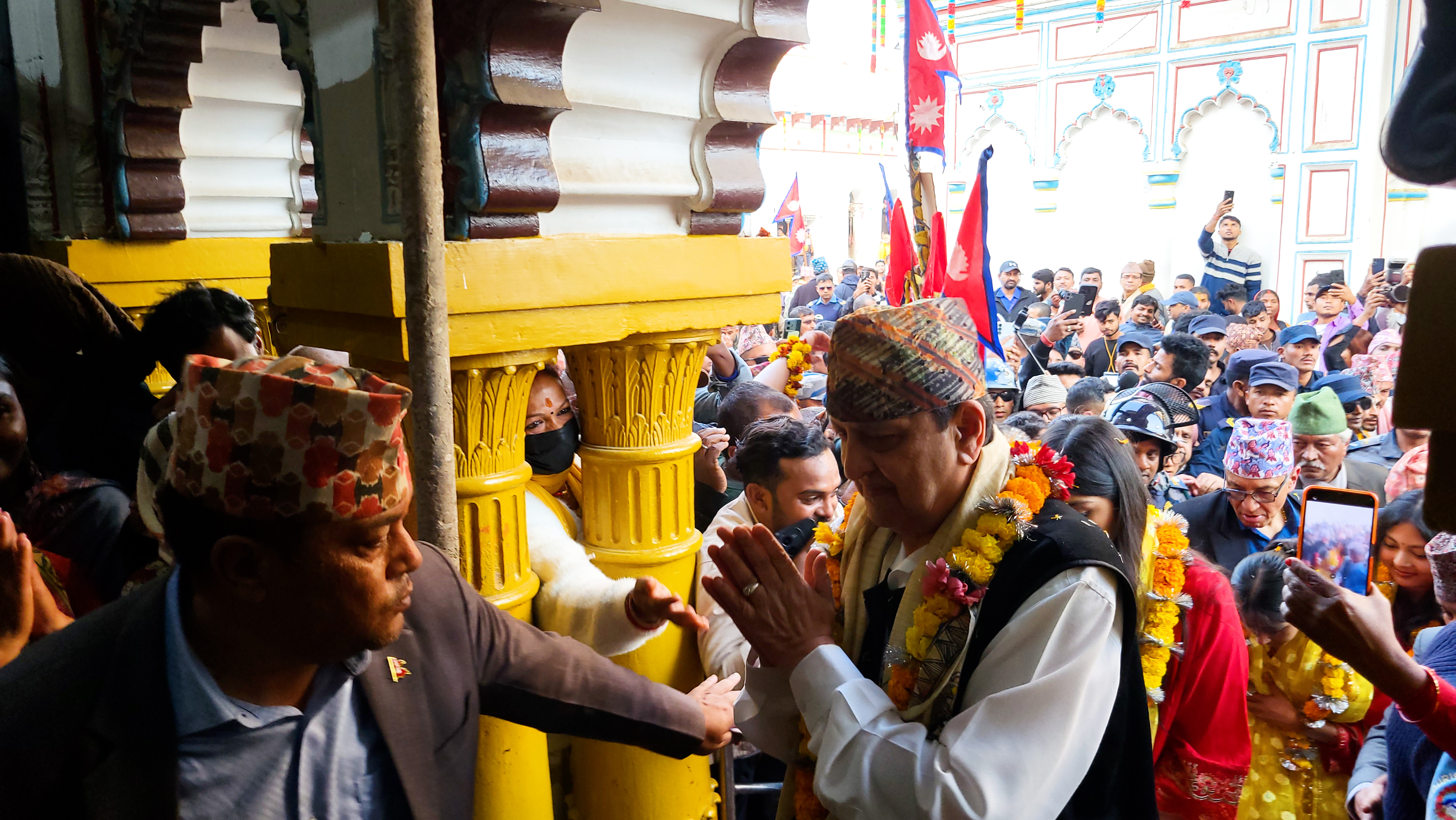 पूर्वराजा ज्ञानेन्द्रद्वारा जानकी मन्दिरमा पूजा (तस्बिरहरू)