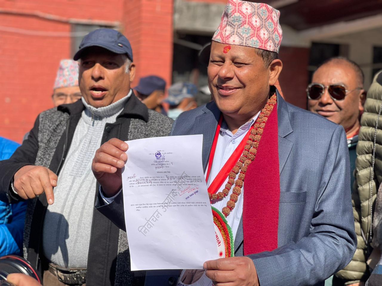 काठमाडौं १ एमालेबाट रेग्मीको उम्मेदवारी