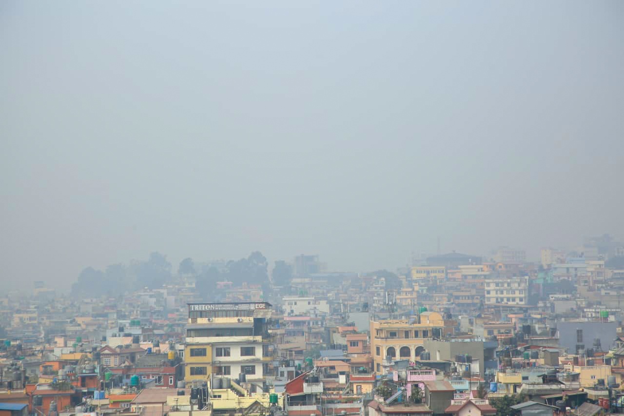 हुस्सुले ढाकेपछिको काठमाडौं (फोटो फिचर)