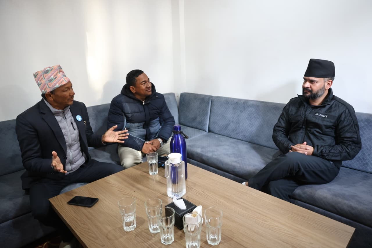 सुर्खेत पुगे रास्वपाका वरिष्ठ नेता बालेन