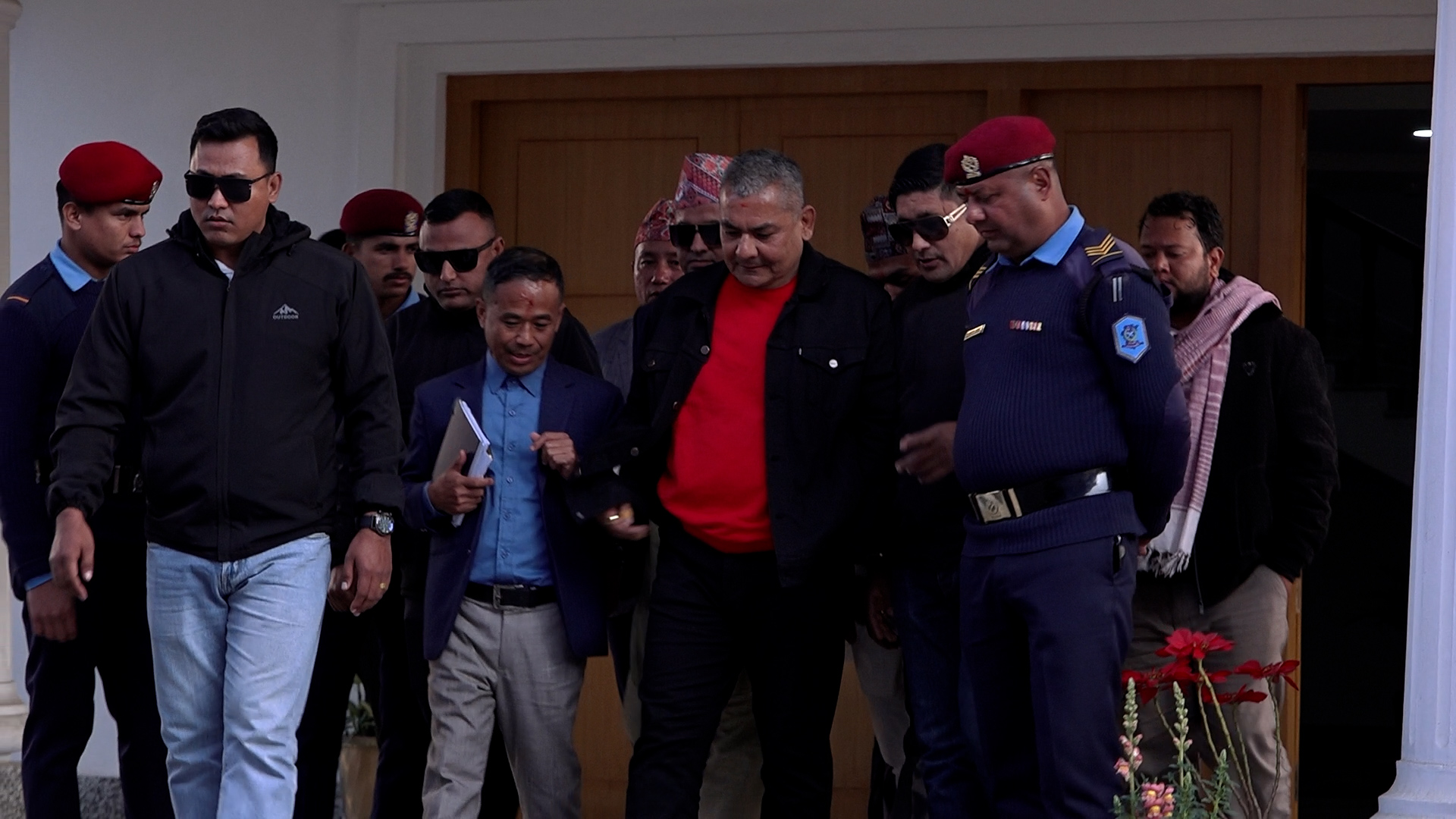 प्रधानमन्त्री र प्रसाईंबीच भेटवार्ता, आइतबारसम्म सहमति  हुने सम्भावना