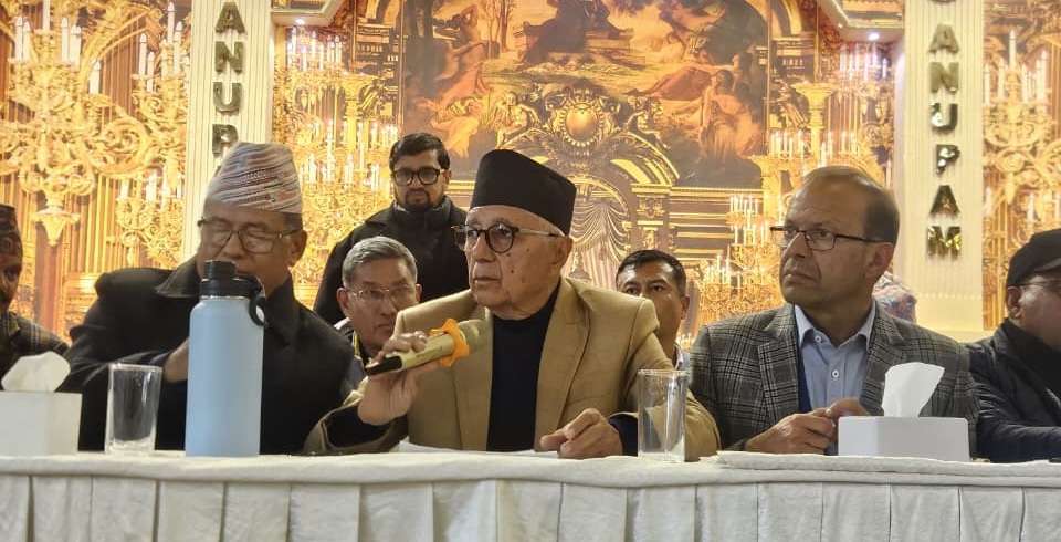 पार्टीलाई अतिवादले गाँजेको छ, म सत्यको बाटोमा छु : डा. शेखर कोइराला