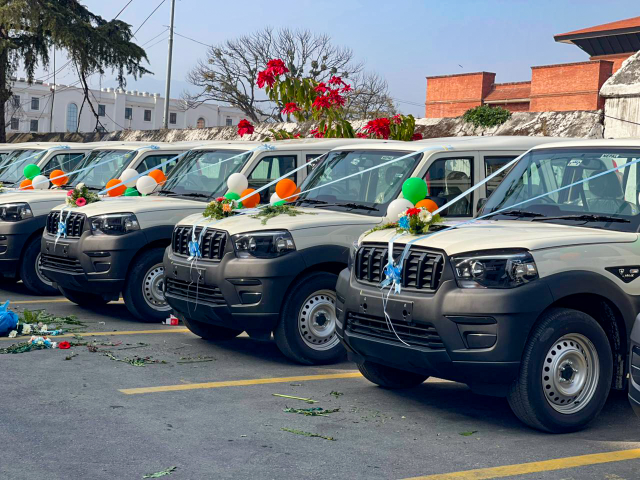 निर्वाचनका लागि भारतले दिएका गाडी अर्थ मन्त्रालयलाई हस्तान्तरण (तस्बिरहरू)