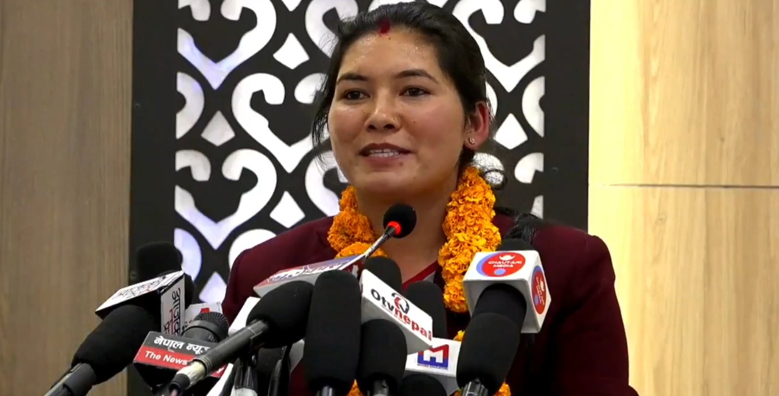 ओखलढुङ्गालाई उच्च नेटवर्कसहतिको जिल्ला बनाउने छु : थापा