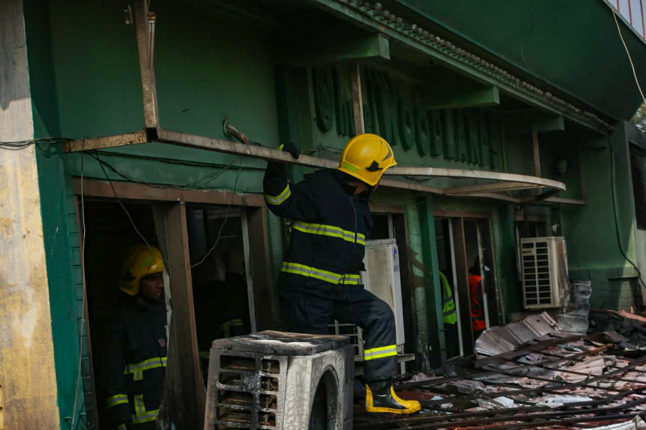 दरबारमार्गको ब्ल्याक हाउस डान्स क्लबमा भएको आगलागी नियन्त्रणमा (तस्विरहरू)