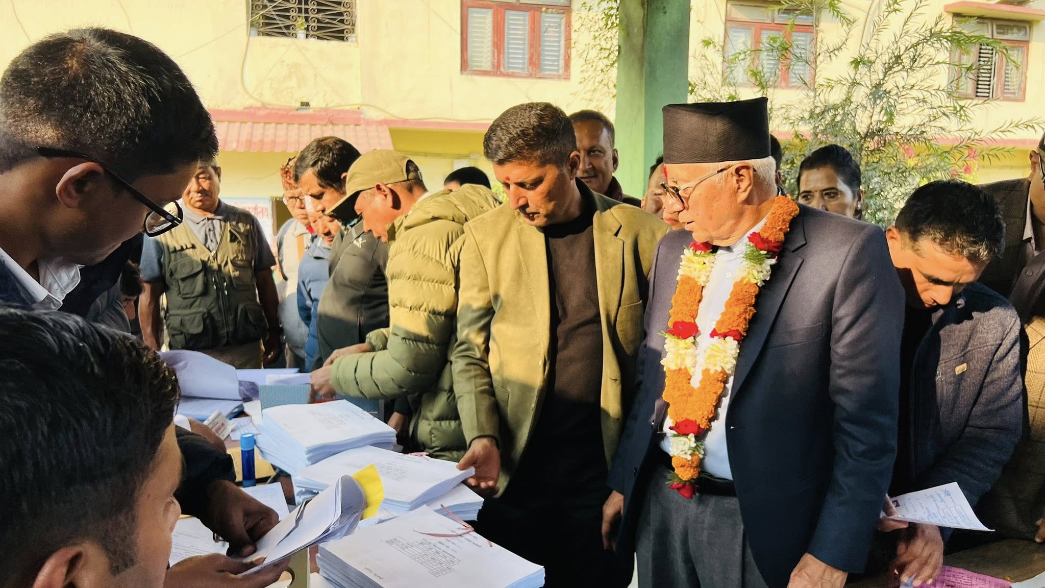 मोरङ- ६ मा शेखर कोइरालाले गराए उमेदवारी दर्ता