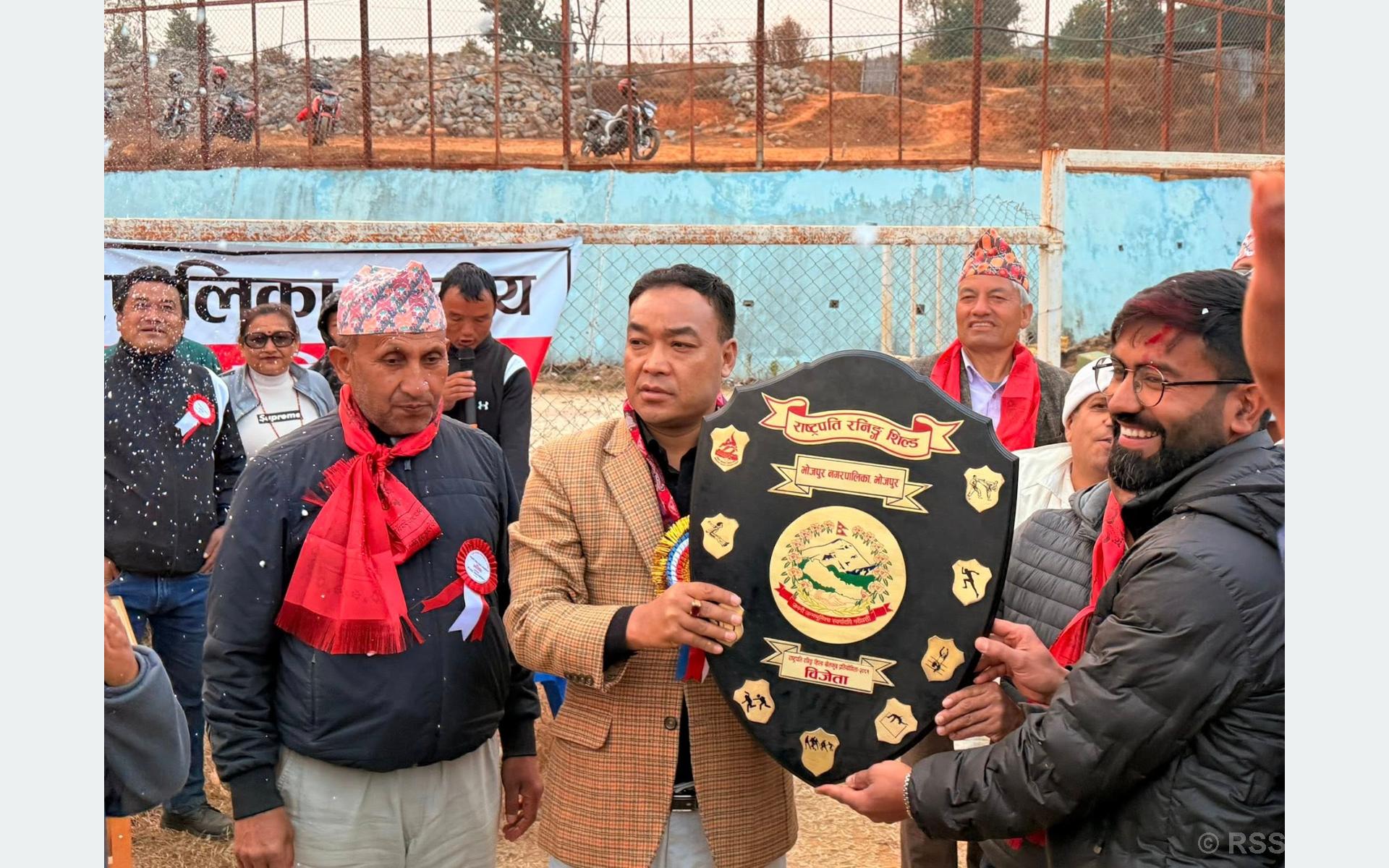 सिद्धेश्वरले उचाल्यो राष्ट्रपति रनिङ शिल्ड