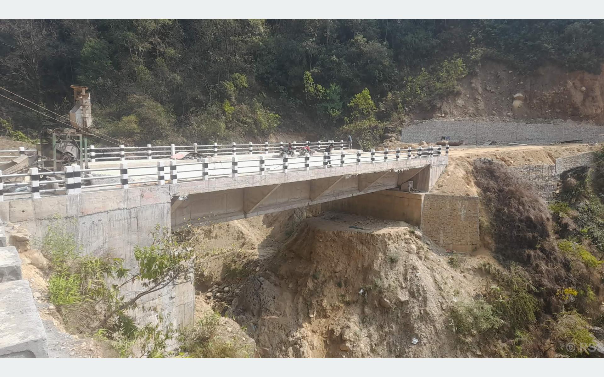 कालीगण्डकी लोकमार्गः लमाएखोलामा दुईवर्षमा सम्पन्न हुनुपर्ने पुल आठ वर्षपछि सम्पन्न