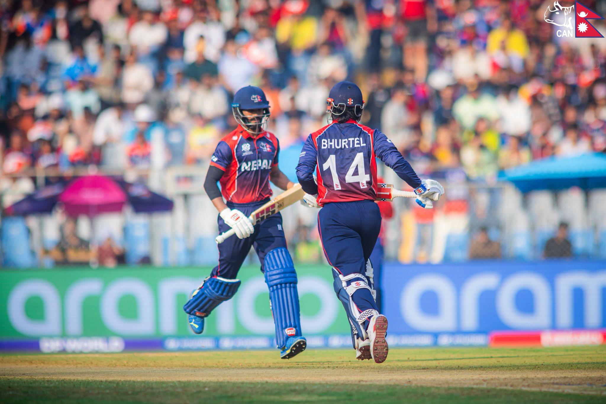 विश्वकप क्रिकेटः इङ्ल्यान्डविरुद्ध १८५ रनको लक्ष्य पछ्याएको नेपालको पावरप्लेमा मध्यम सुरुआत