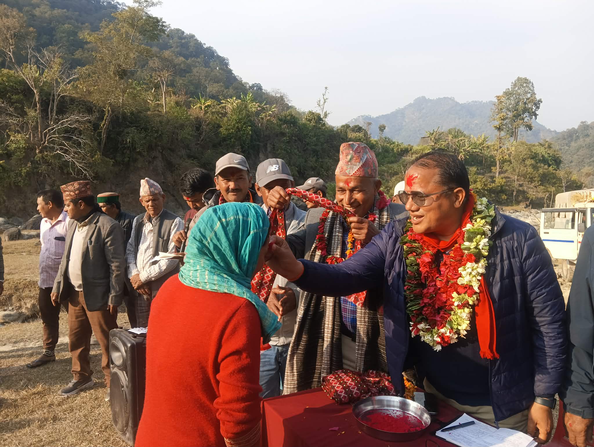 कैलाली-४ को खैरालामा १३ जना कांग्रेसमा प्रवेश