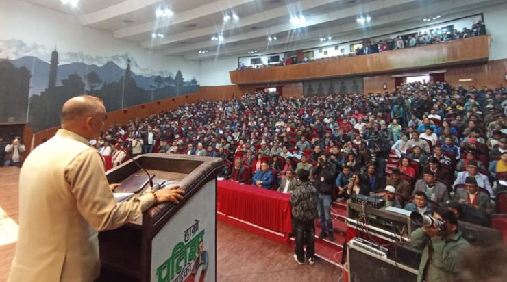 कांग्रेसले भ्रष्टाचारमा मुछिएका व्यक्तिको नाता र नेता हेर्दैन : गगन थापा