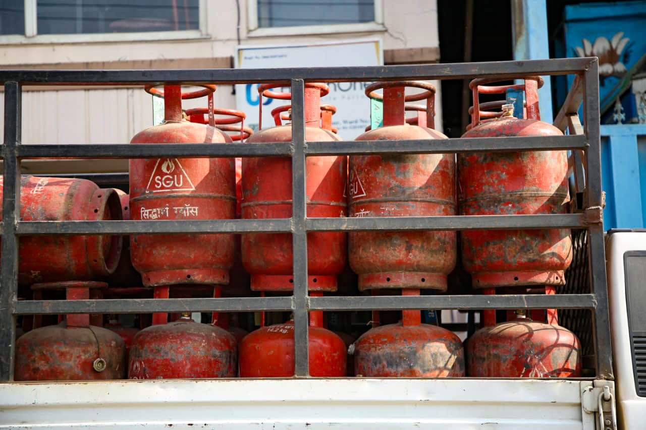 बजारमा एलपी ग्यासको अभाव (तस्बिरहरू)