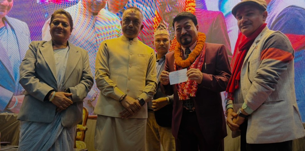 पूर्वमन्त्री रामवीरले त्यागे एमाले, रोजे कांग्रेस