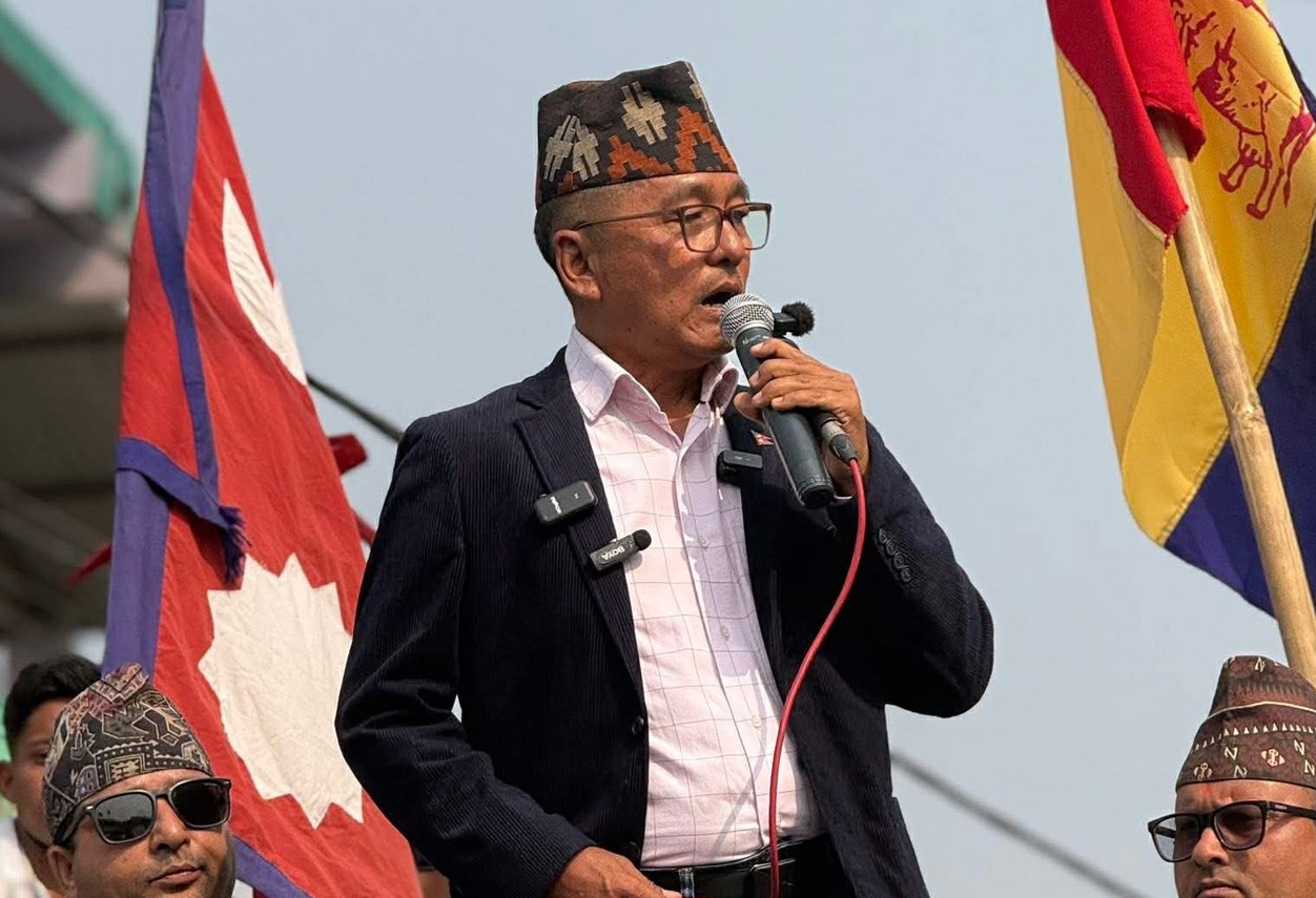 मतदातालाई लिङ्देनले भने-८ वर्षअघिको र अहिलेको क्षेत्रको विकास सम्झेर मत दिनुहोस्