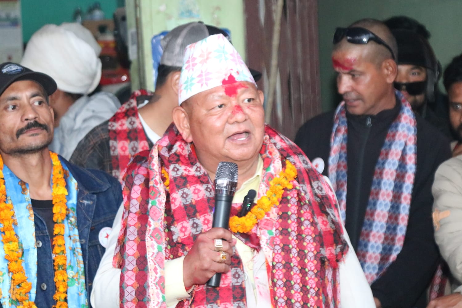 कैलाली-५ मा प्रेम आलेको पक्षमा जनलहर, ११५ युवा नेपाली कम्युनिष्ट पार्टीमा प्रवेश