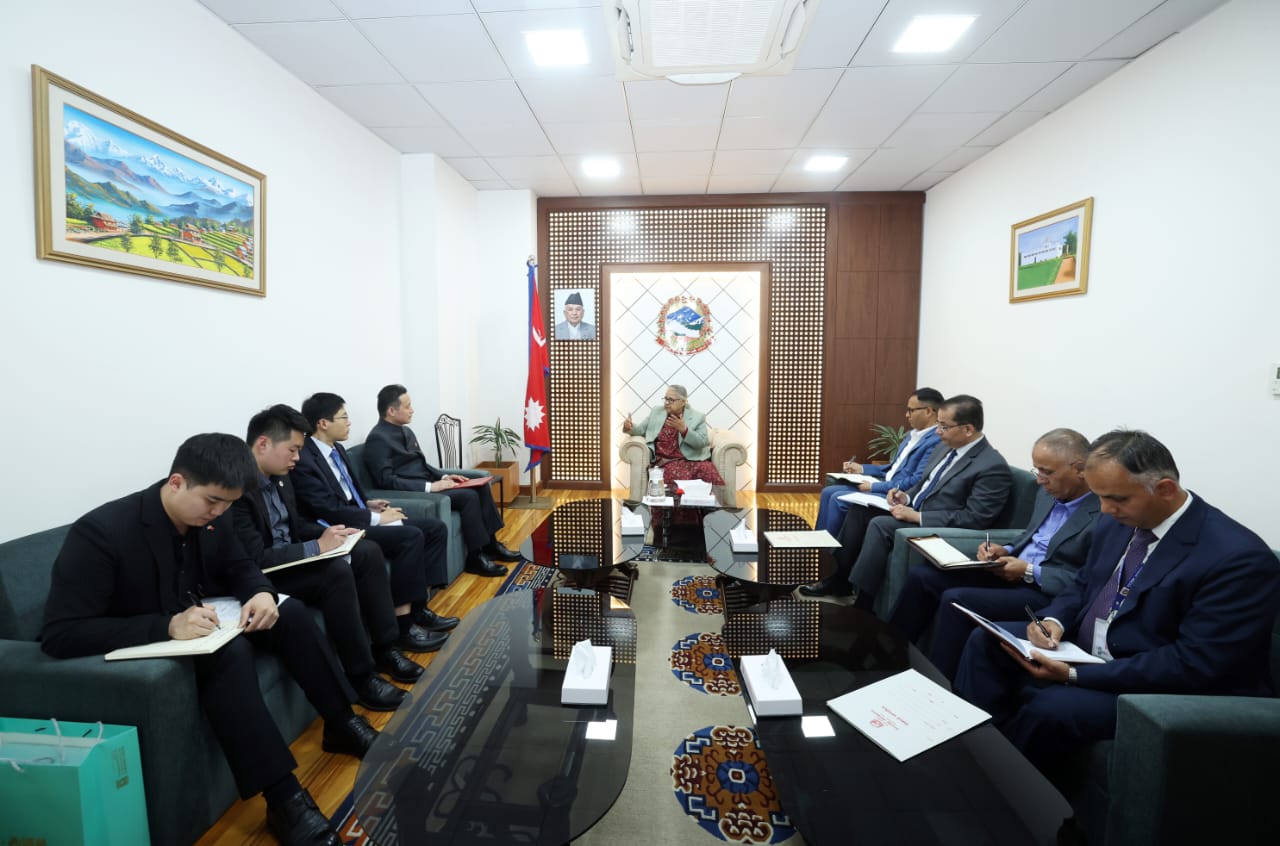 प्रधानमन्त्री कार्की र नेपालका लागि चिनियाँ राजदूत माओमिङबीच शिष्टाचार भेट