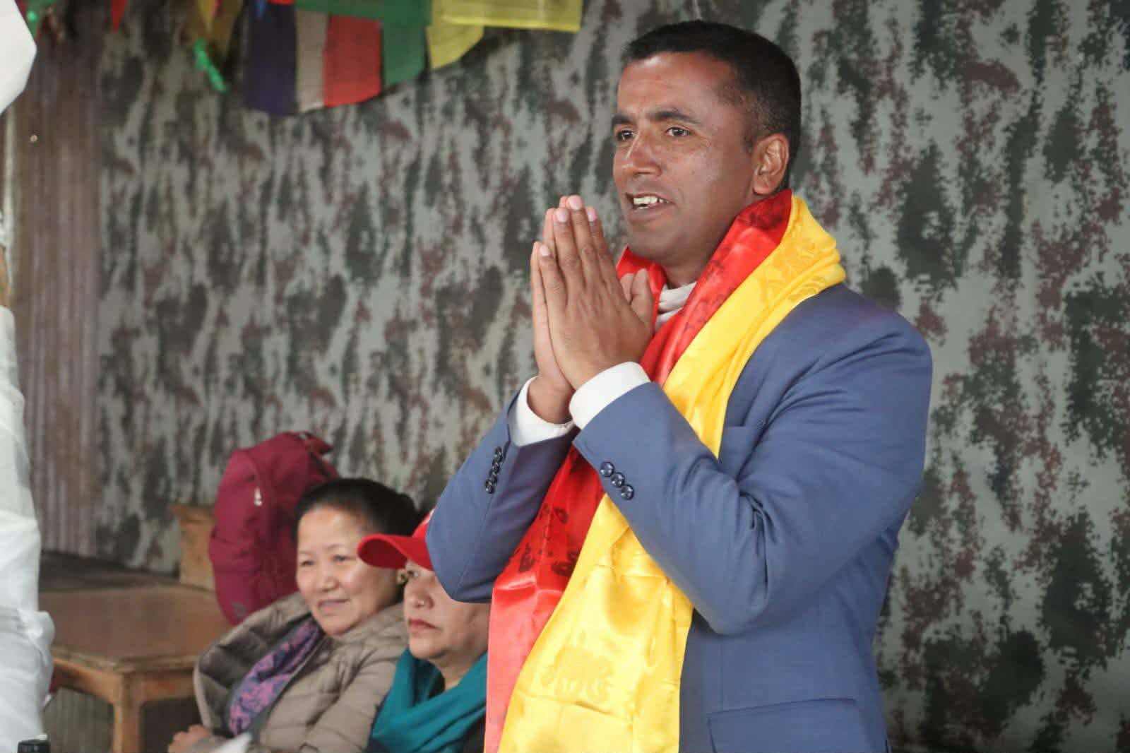 सिन्धुपाल्चोक-२ मा युवराज दुलालको घरदैलो तीव्र