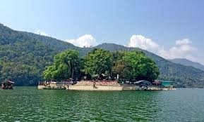 फेवातालमा कार खस्यो, २४ वर्षका अदितको मृत्यु