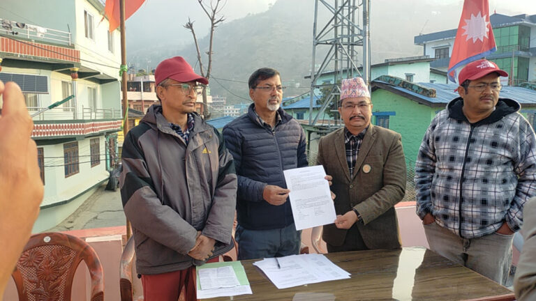 उम्मेदवारी निष्क्रिय पारेर जनार्दनलाई समर्थन