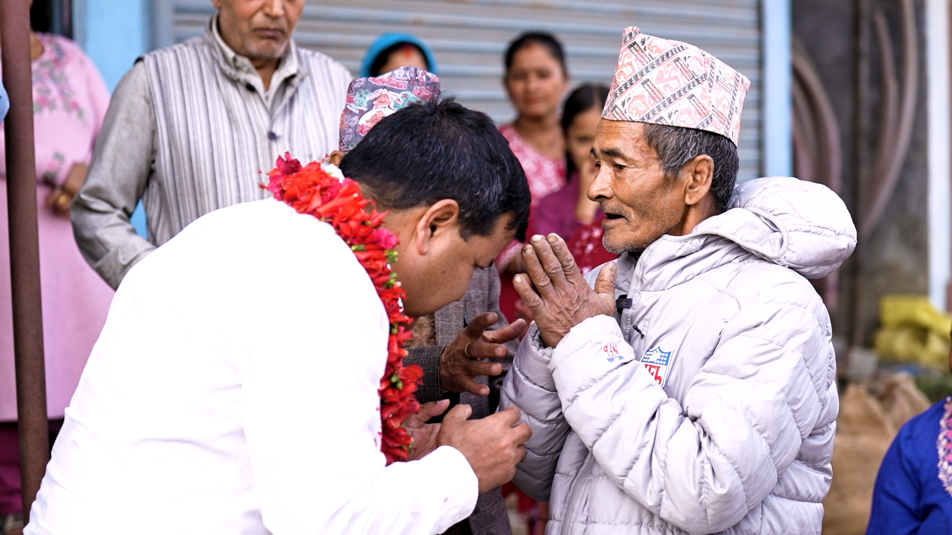 मोरङ-३ मा डा. सुनिल शर्माको घरदैलो सुरू, एमाले र रास्वपा मुख्य प्रतिस्पर्धी
