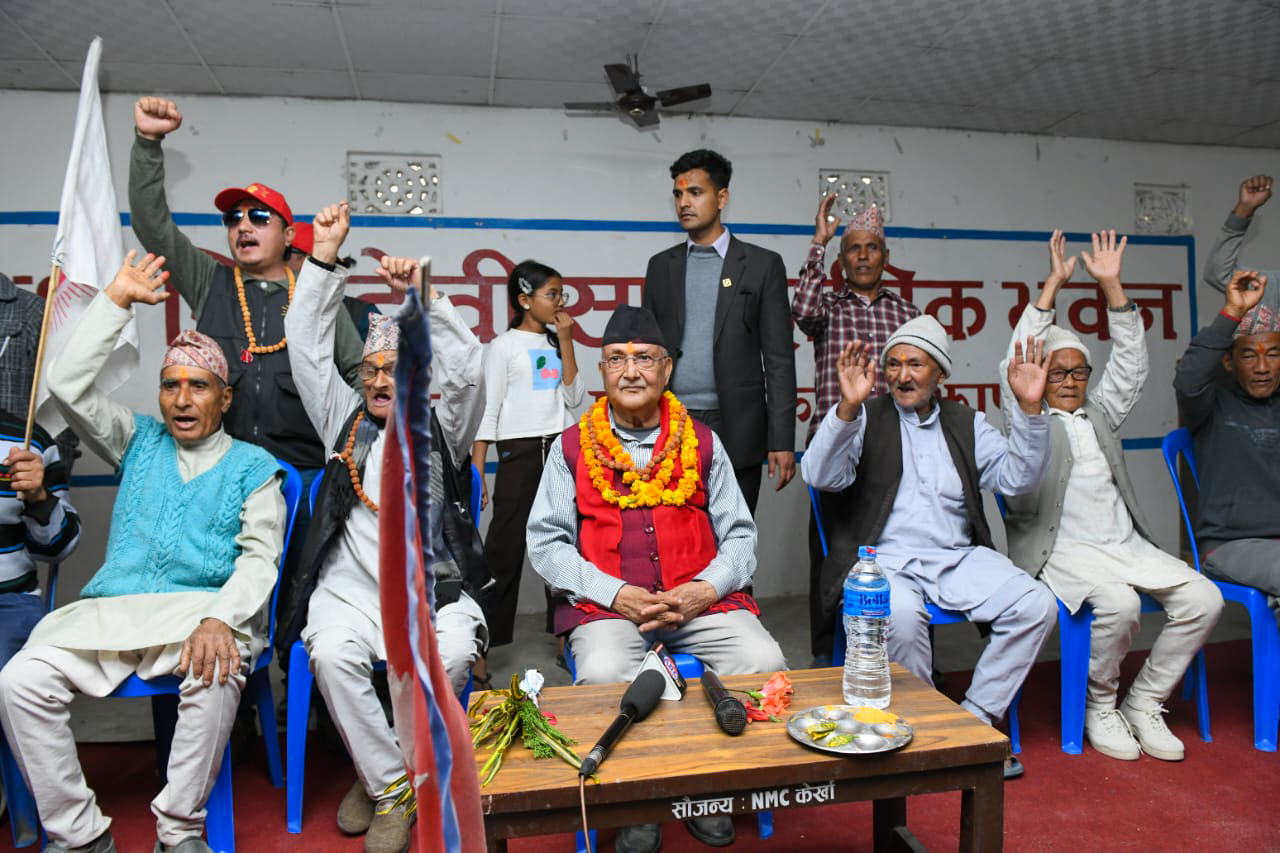 भूमिहीनको आवाज ओलीसमक्षः ‘फेरि जितेर धनीपुर्जा दिलाइदिनुहोस्’