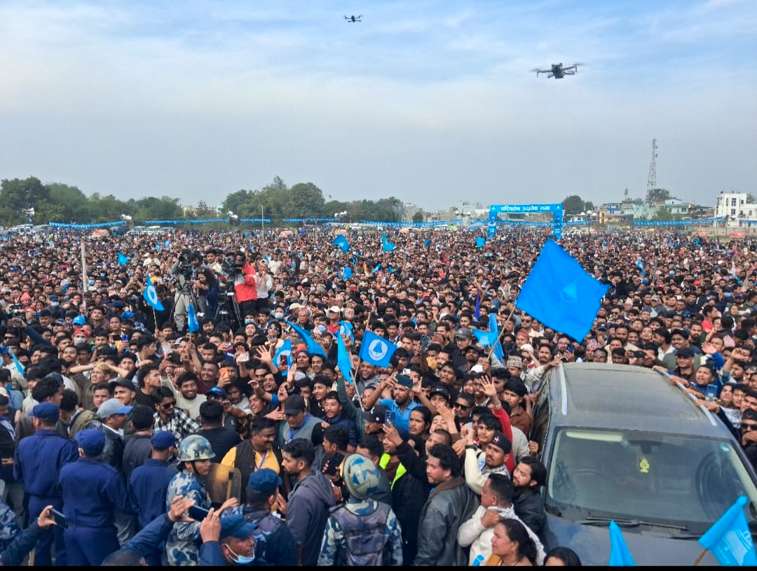 धनगढीमा बालेन र रविको क्रेज (तस्बिरहरू)