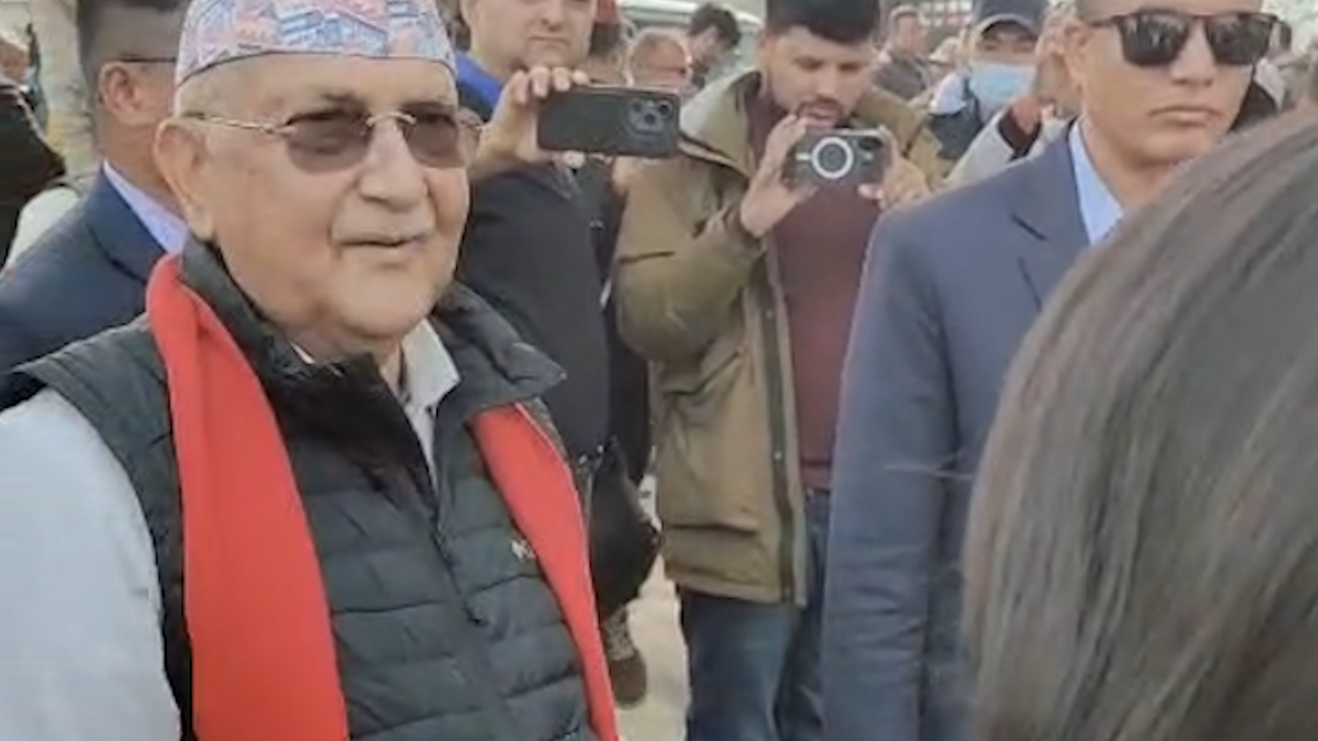 भेटघाटमा ओली, देश विकासका लागि विश्राम नलिन मतदाताको आग्रह