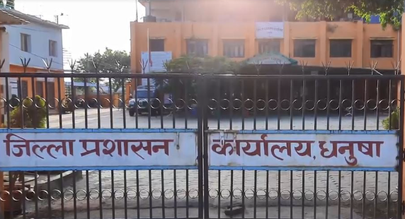 धुनषामा आचारसंहिता विपरित टाँसिएका करीब २० हजार निर्वाचन प्रचार सामग्री हटाइयो