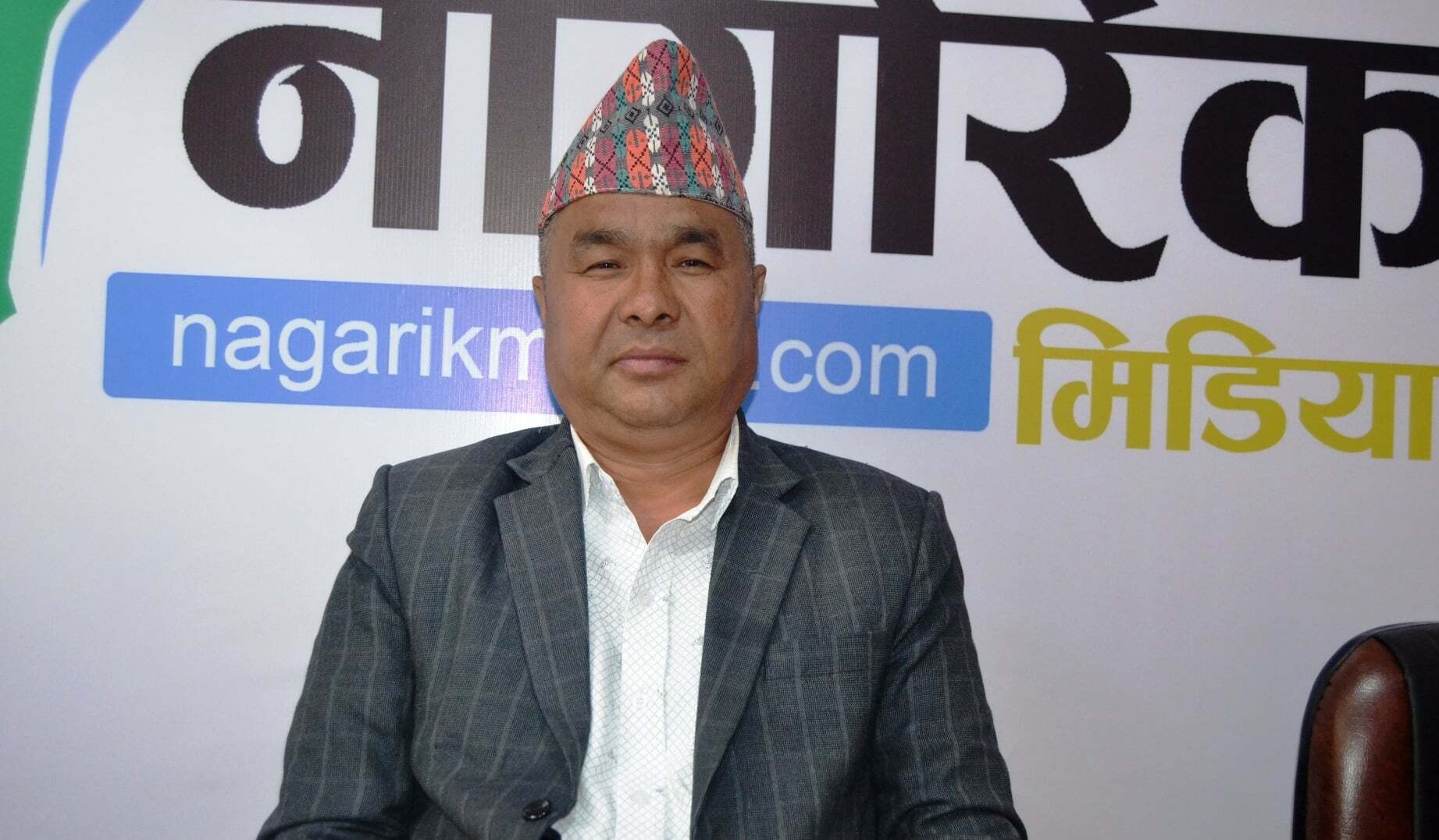 नेकपा ओखलढुंगामा विद्रोह, केन्द्रीय सदस्यबाट राजीनामा दिएर एमालेमा