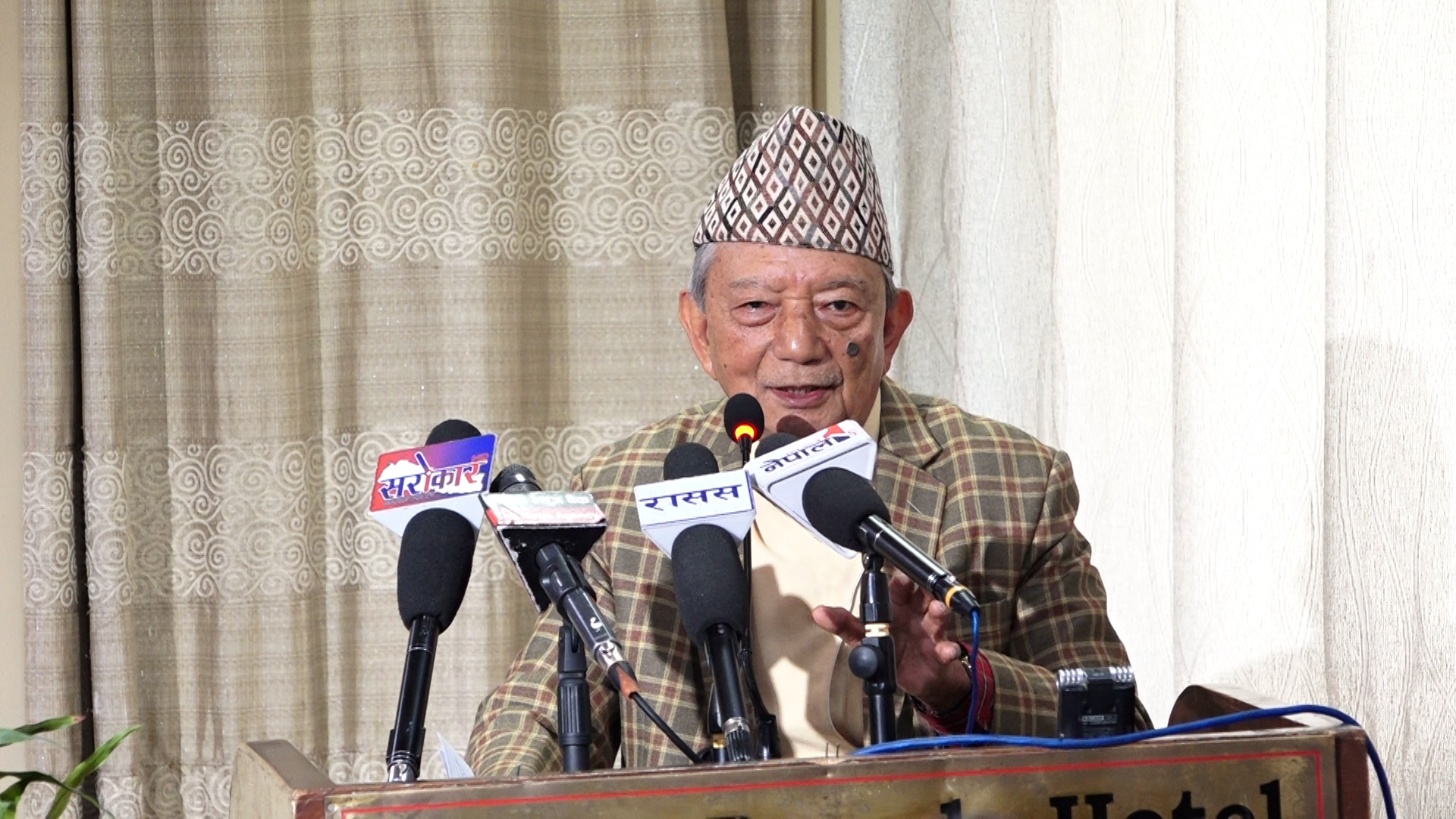 लोकतन्त्रको स्थायित्वका लागि स्वच्छ र भयरहित निर्वाचन आवश्यक : तपबहादुर मगर