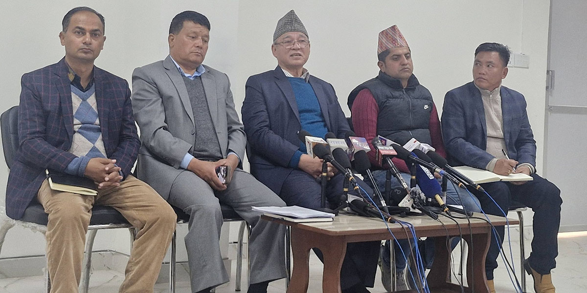 सरकार निर्वाचन सार्ने षड्यन्त्रमा छ : उपाध्यक्ष थापा