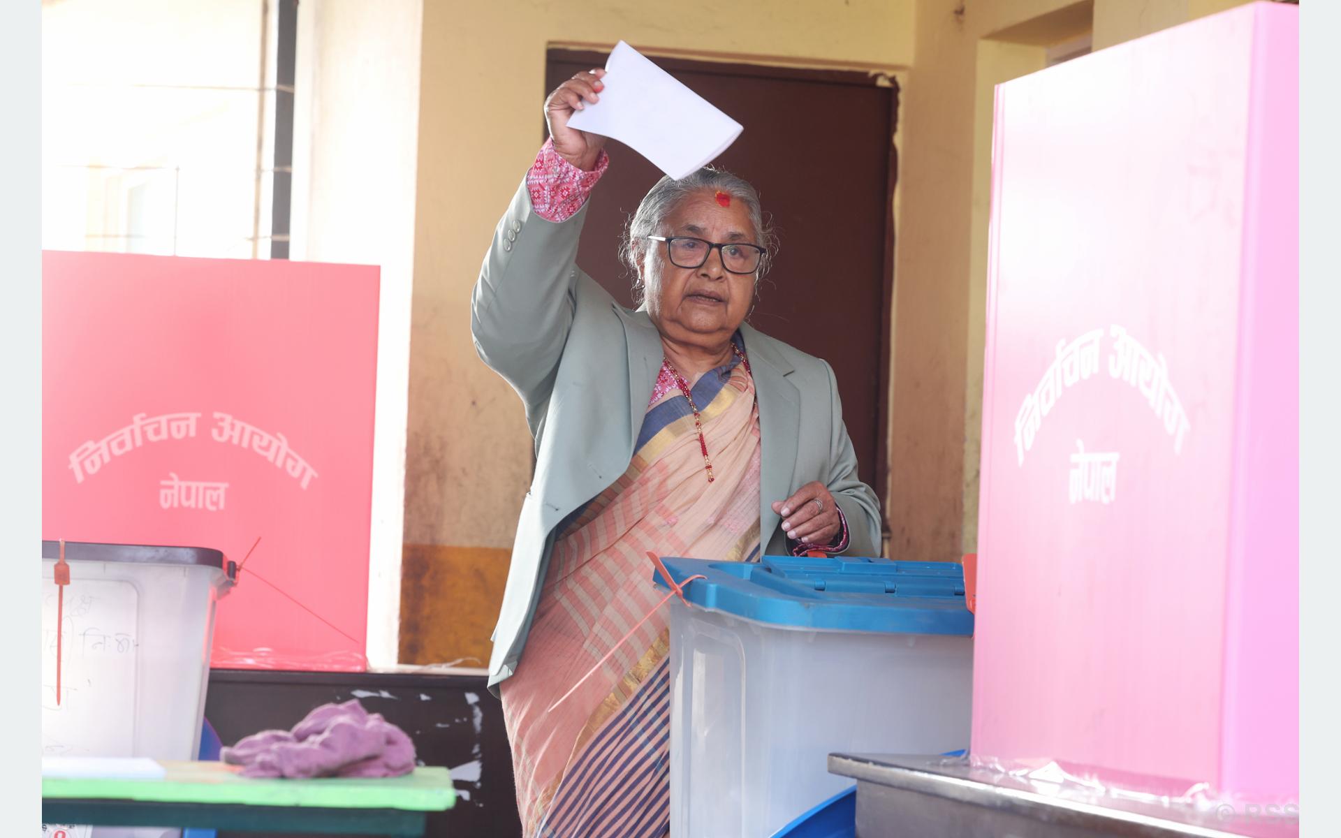 प्रधानमन्त्री कार्कीद्वारा मतदान
