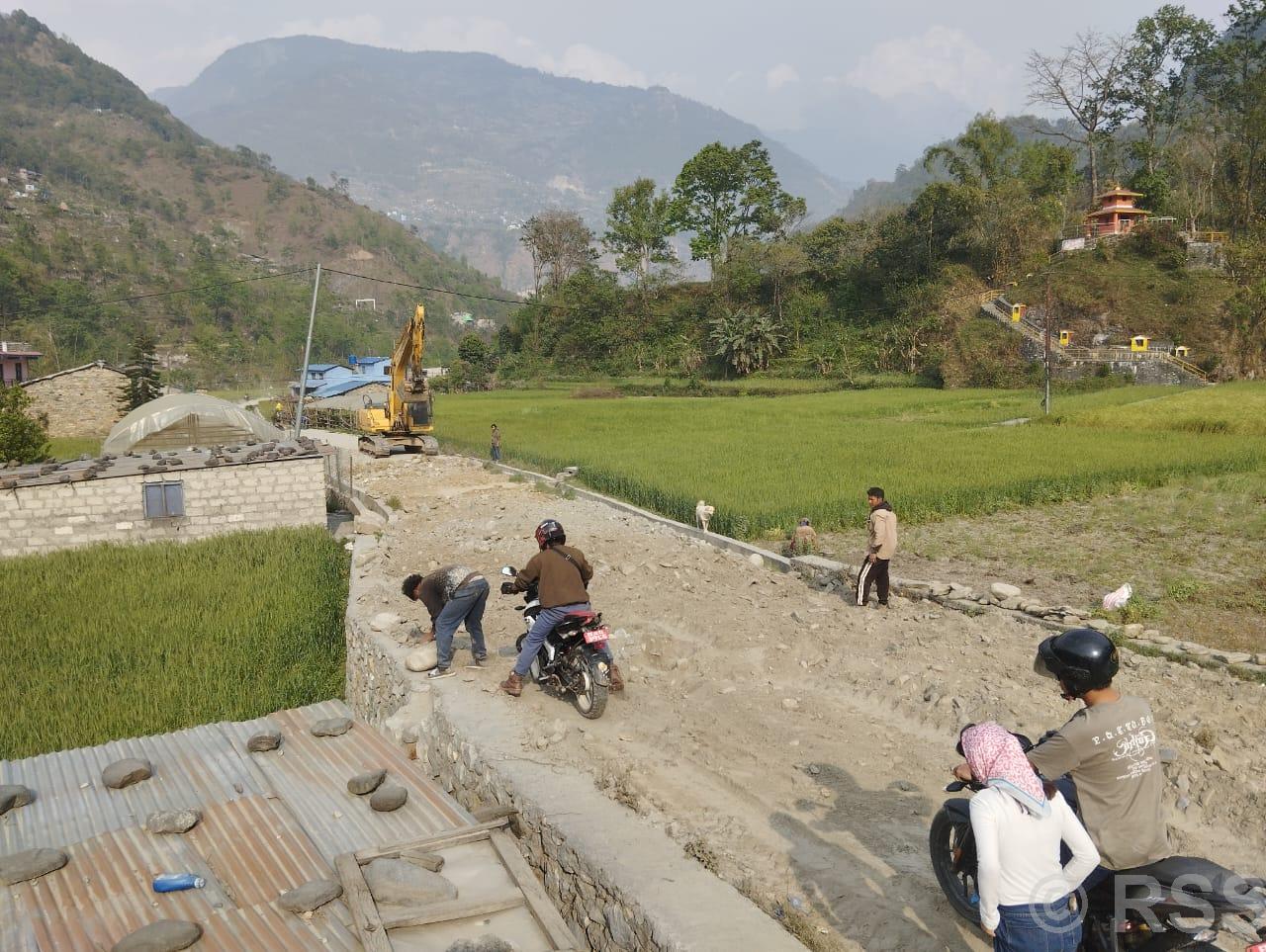 हाँडेभिर-बगरफाँट-भकिम्ली सडक स्तरोन्नति गरिँदै