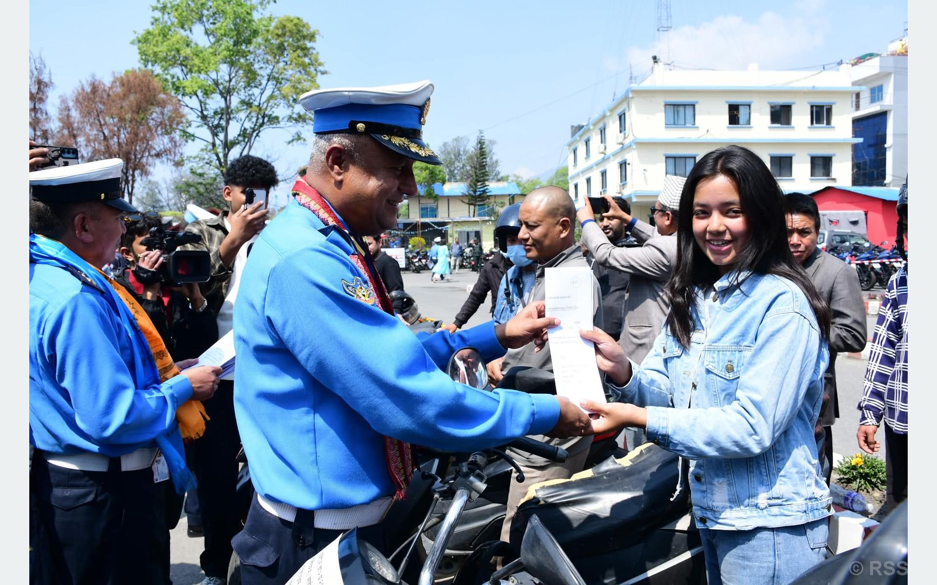 पचास जनाले फिर्ता पाए हराएका मोटरसाइकल र स्कुटर