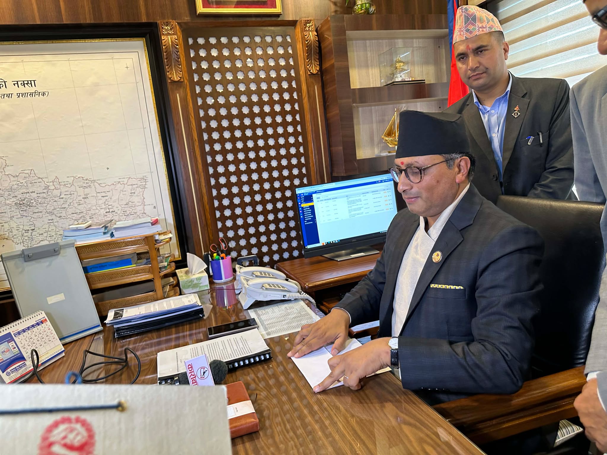 देशको अर्थतन्त्र सुधार्ने जिम्मा अर्थशास्त्री डा. स्वर्णिमलाई