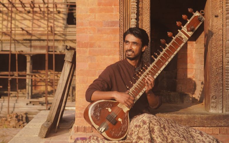 चिलीका संगीतकारसँग मिलेर नेपाली युवा सितारवादक हिमालयन सितारले ल्याए ’वेदांशी’