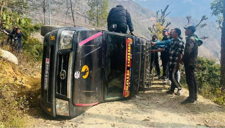 रामेछापमा यात्रुवाहक सुमो दुर्घटना, तीन गम्भीरसहित ६ जना घाइते